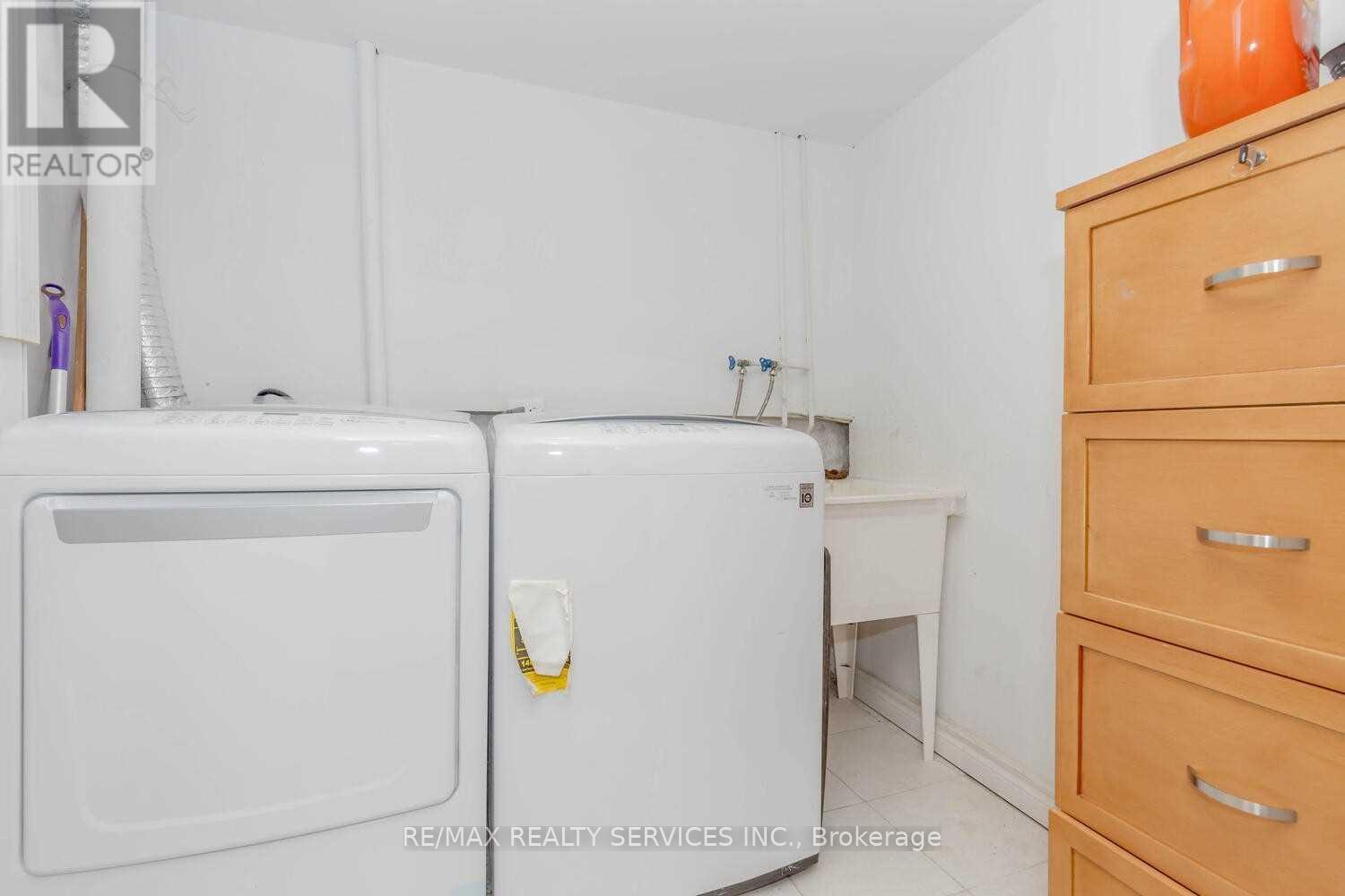 **upper** - 89 Martindale Crescent, Brampton, Ontario  L6X 2T8 - Photo 17 - W12657238