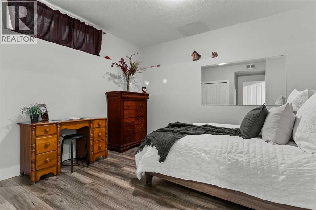 151 Willowbrook Drive Nw, Airdrie, Alberta  T4B 2W5 - Photo 27 - A2276403