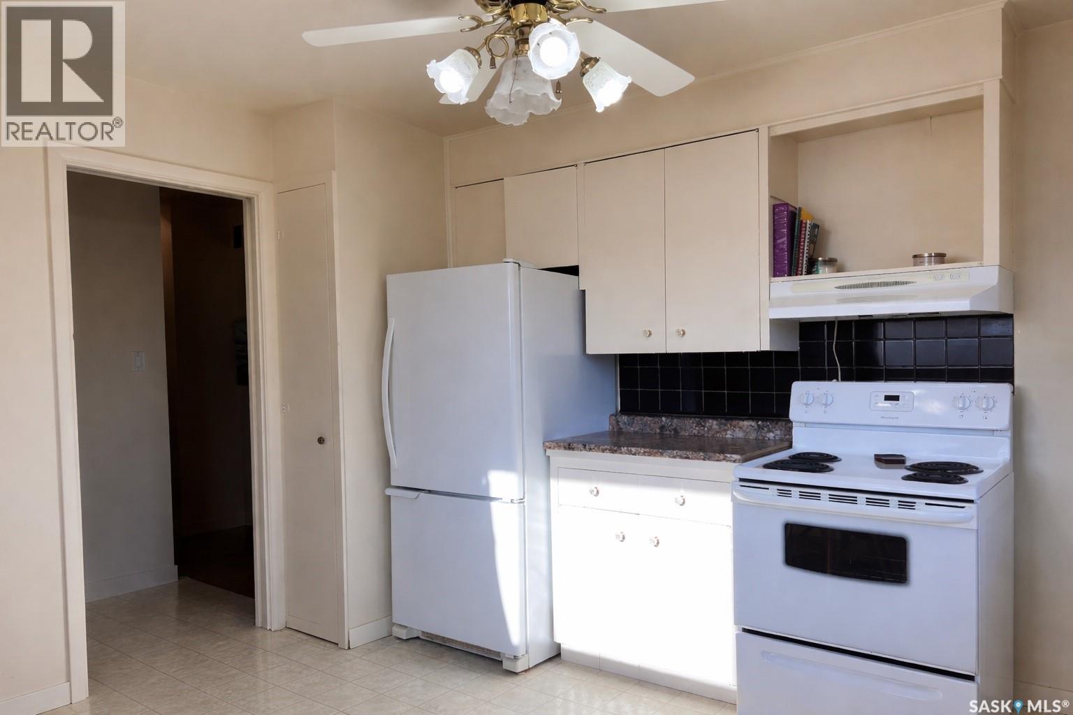 606 2nd Avenue, Raymore, Saskatchewan  S0A 3J0 - Photo 2 - SK026038