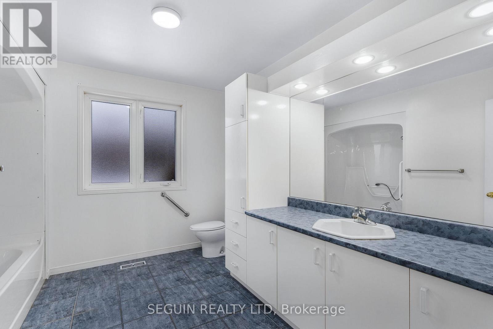 3704 Pattee Road E, Hawkesbury, Ontario  K6A 2R2 - Photo 18 - X12657320