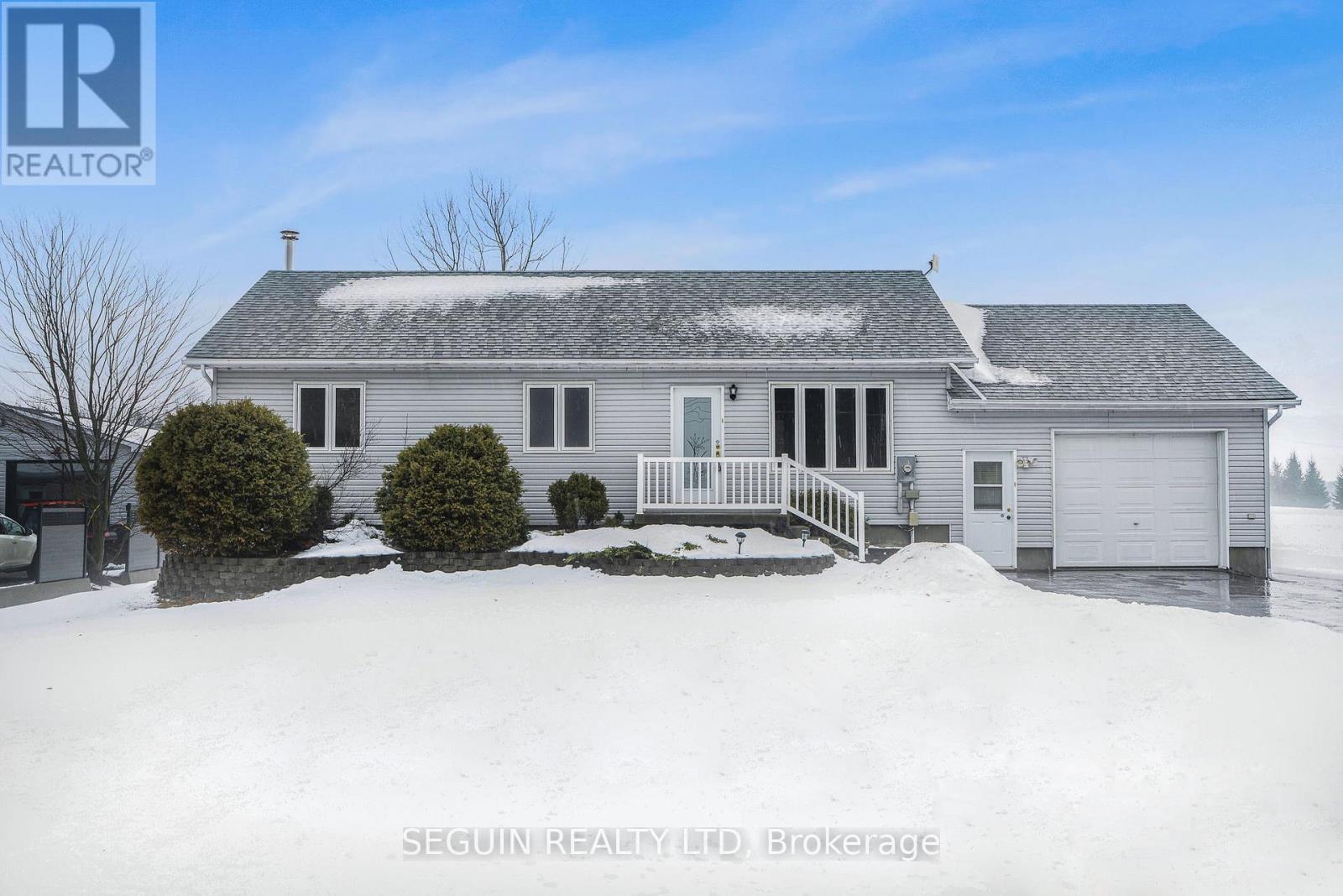 3704 Pattee Road E, Hawkesbury, Ontario  K6A 2R2 - Photo 2 - X12657320