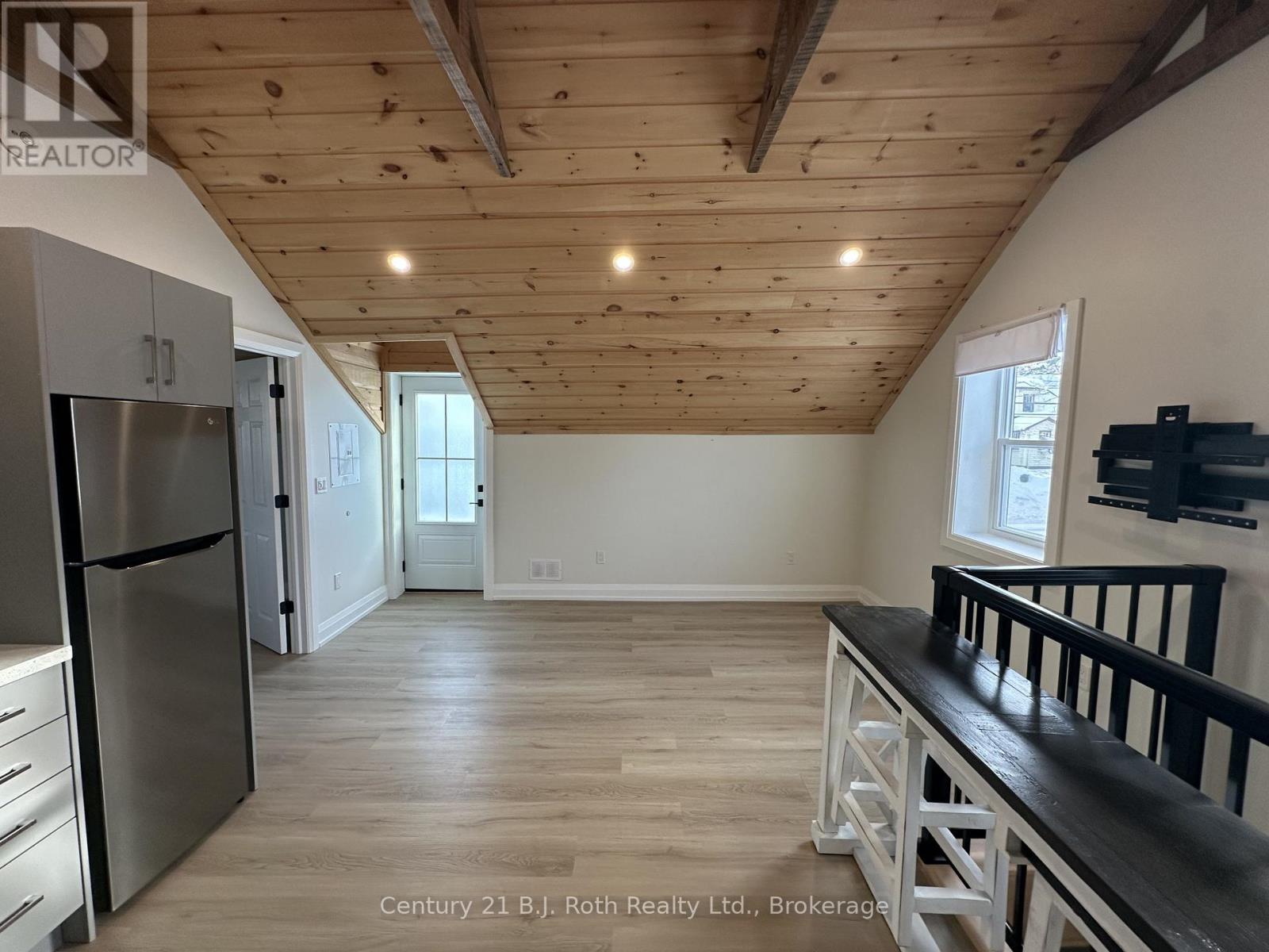 Unit B - 274 Mississaga Street W, Orillia, Ontario  L3V 3B8 - Photo 3 - S12657342