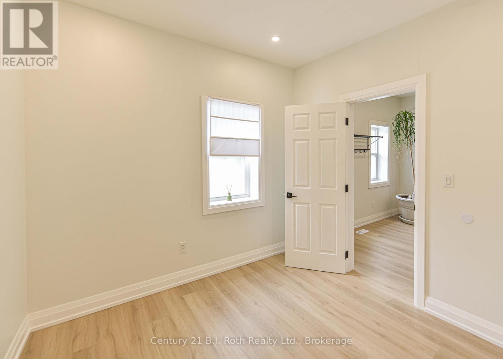 Unit A - 274 Mississaga Street W, Orillia, Ontario  L3V 3B8 - Photo 11 - S12657344