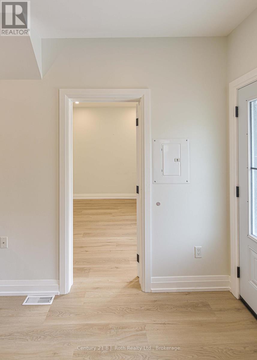 Unit A - 274 Mississaga Street W, Orillia, Ontario  L3V 3B8 - Photo 8 - S12657344