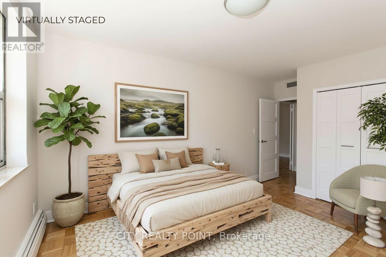 303 - 9 Deer Park Crescent, Toronto, Ontario  M4V 2C4 - Photo 12 - C12651910