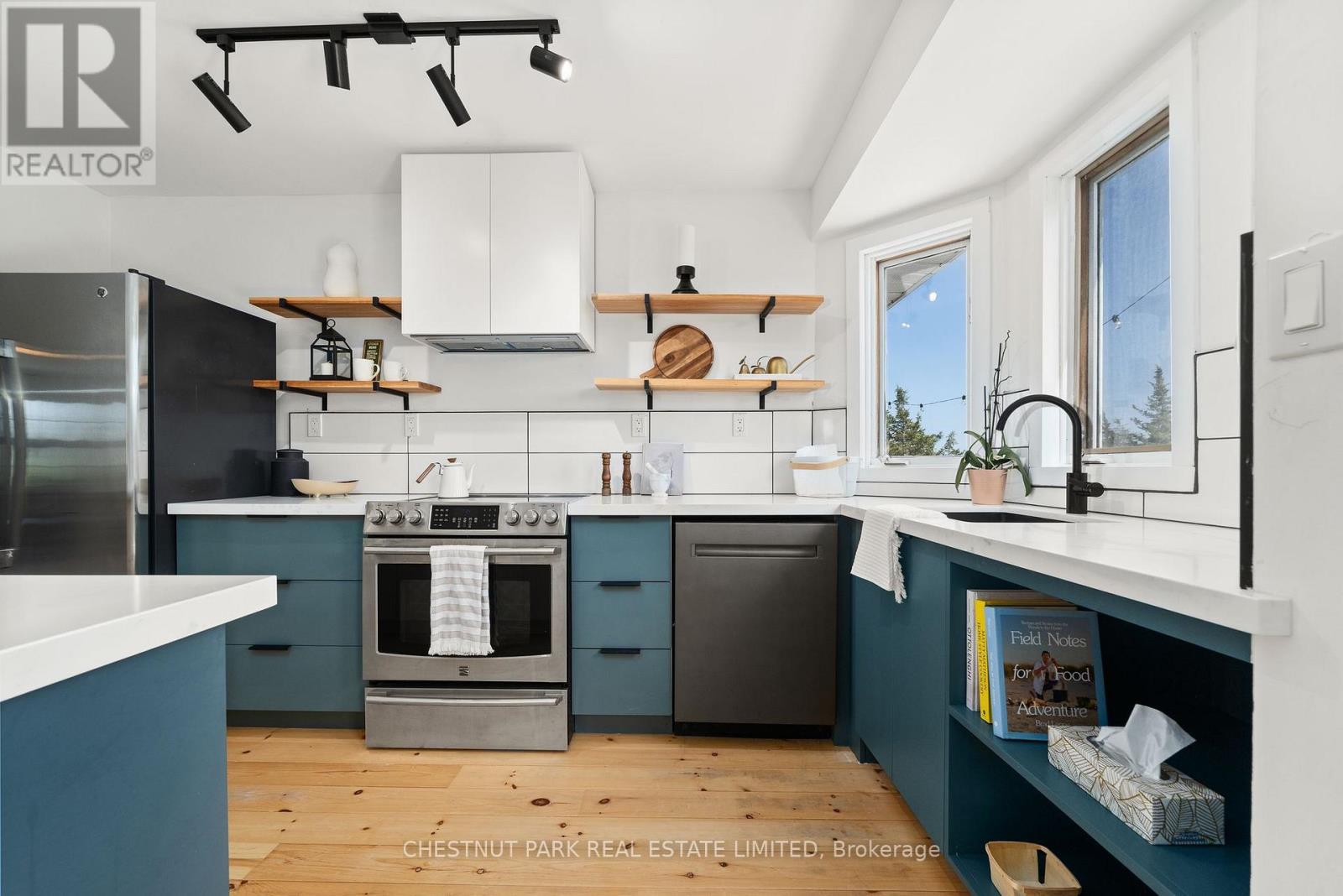 62 Mitchells Crossroad, Prince Edward County, Ontario  K0K 2T0 - Photo 13 - X12657366