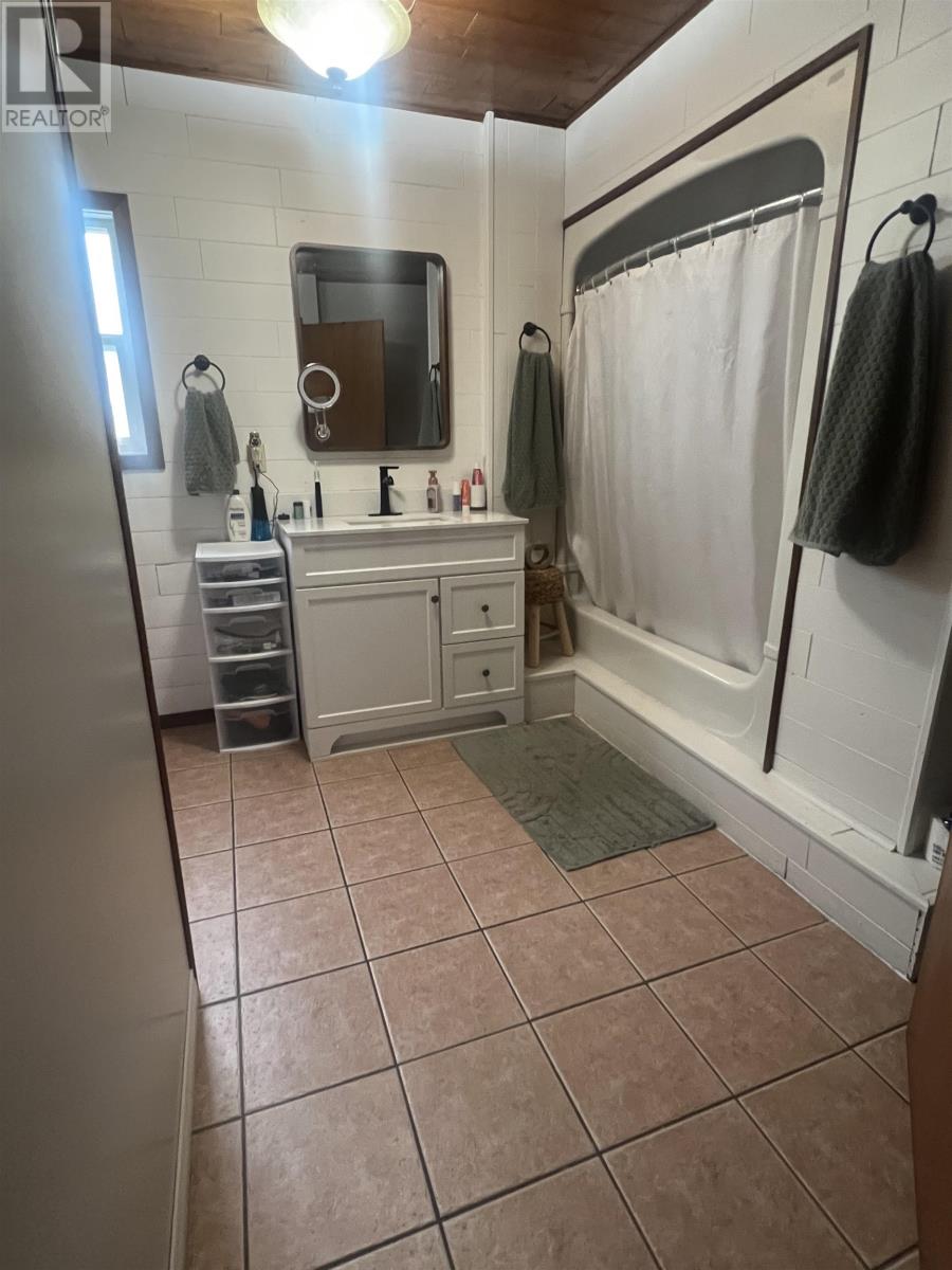 111 Buffalo Street, Red Lake, Ontario  P0V 2M0 - Photo 15 - TB253149