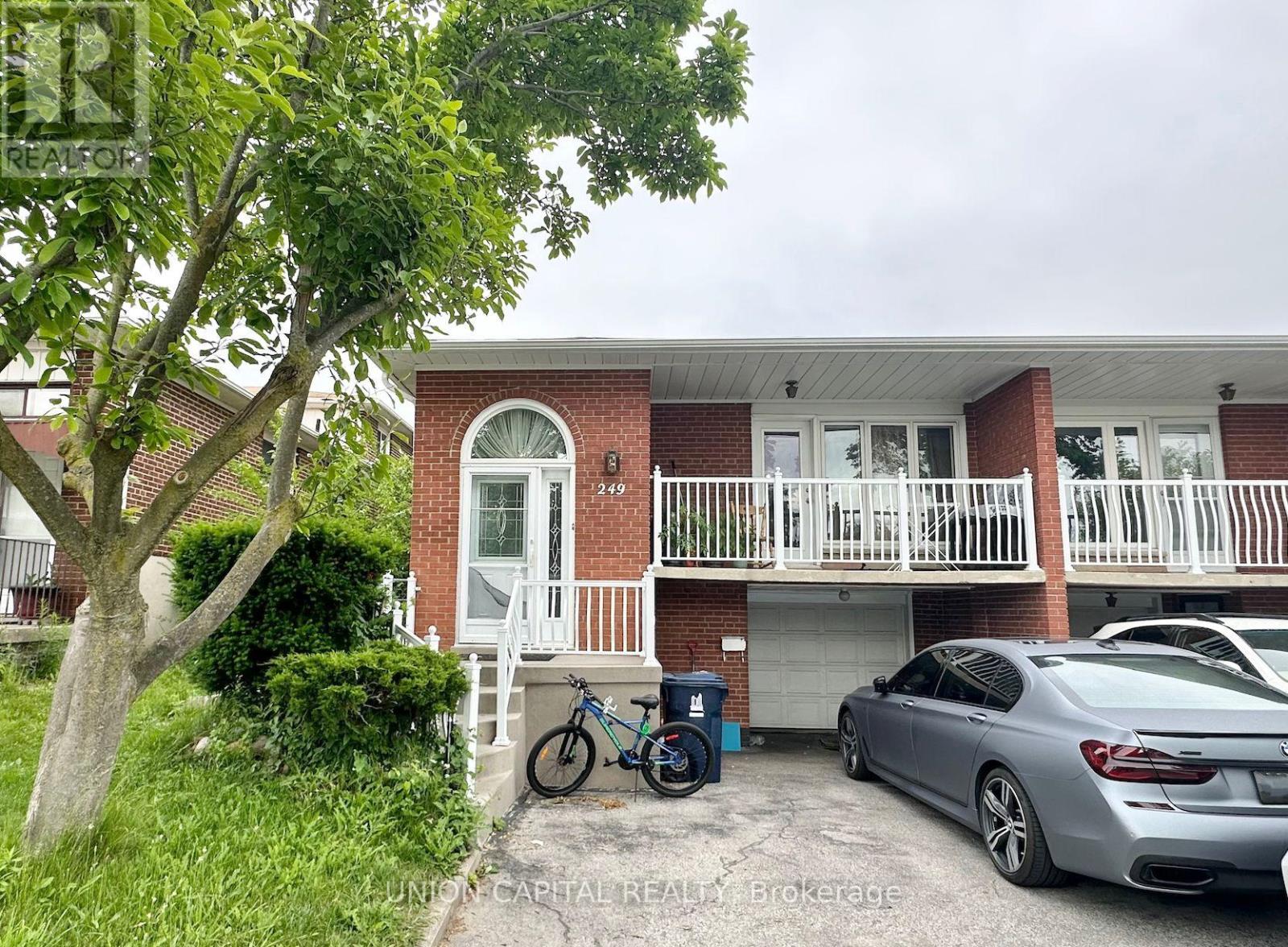 (Upper) - 249 Apache Trail, Toronto, Ontario  M2H 2W3 - Photo 1 - C12657290