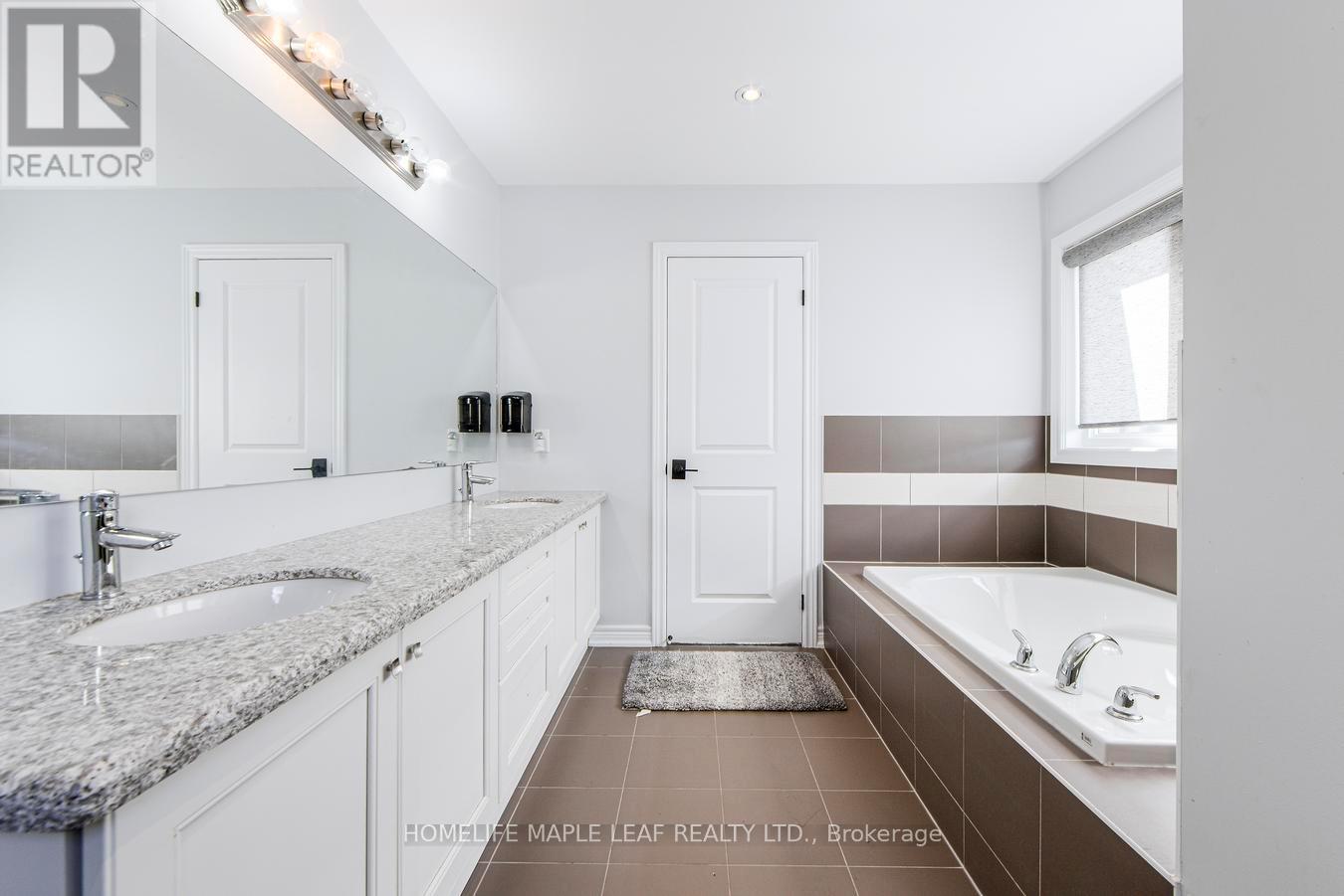 118 Lorne Thomas Place, New Tecumseth, Ontario  L9R 0V8 - Photo 28 - N12657312