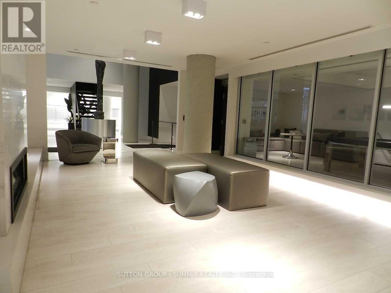 1801 - 2908 Highway 7 W, Vaughan, Ontario  L4K 0K5 - Photo 2 - N12657410