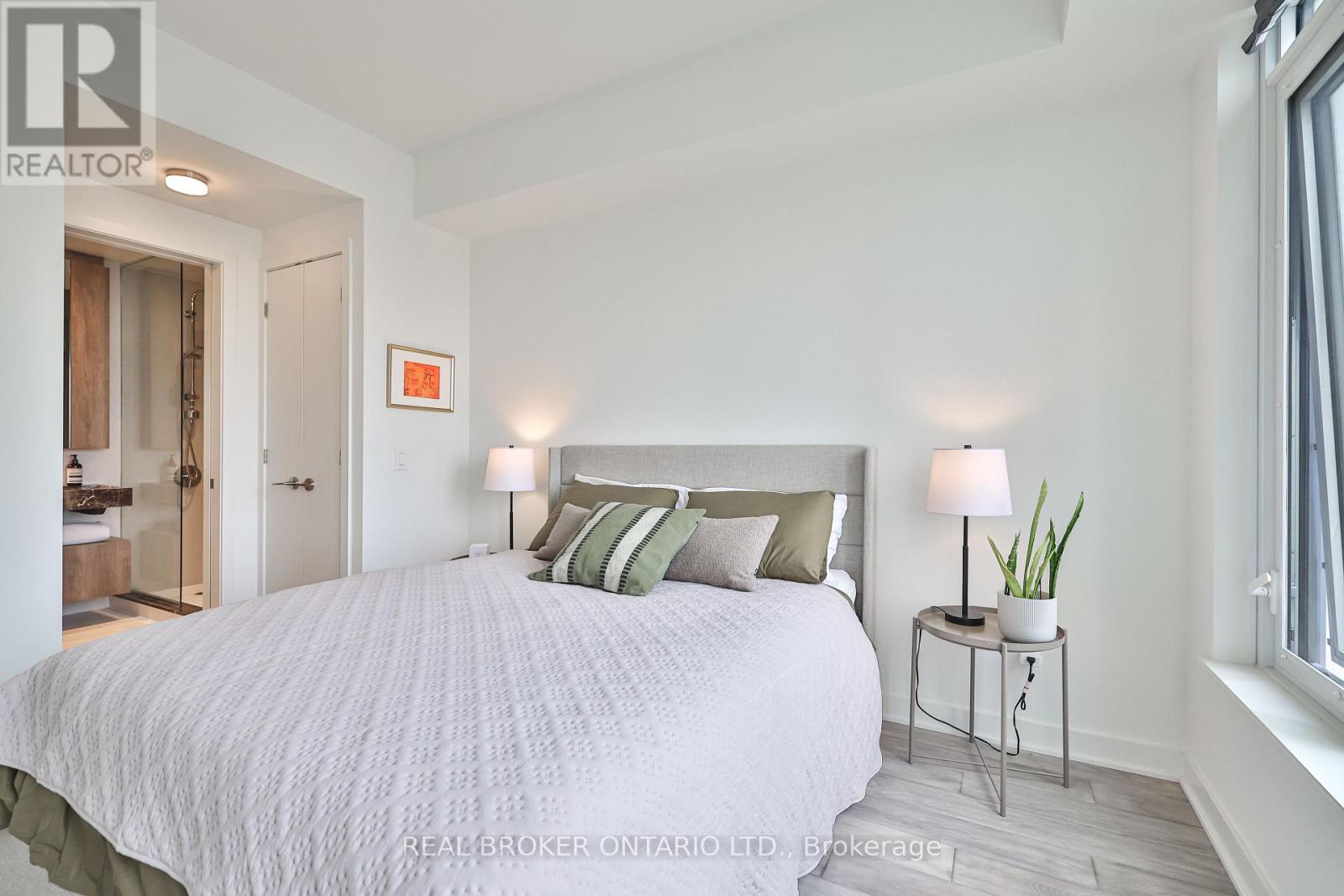 1205 - 11 Yorkville Avenue, Toronto, Ontario  M4W 0B7 - Photo 15 - C12463497