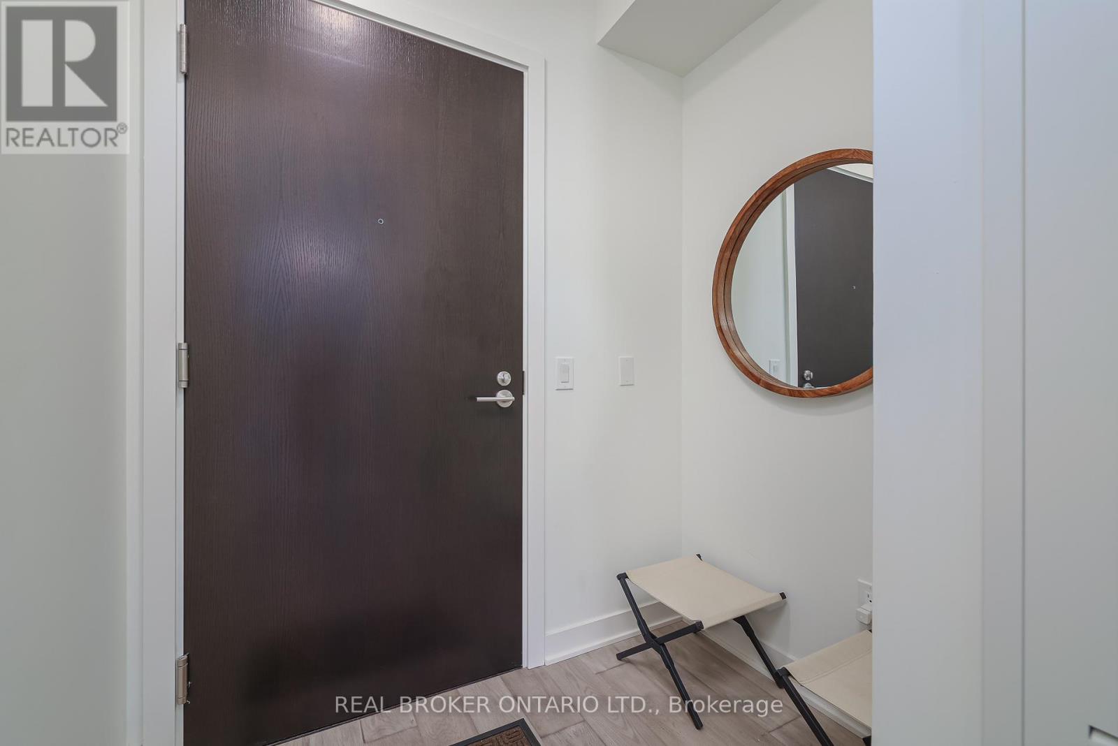 1205 - 11 Yorkville Avenue, Toronto, Ontario  M4W 0B7 - Photo 4 - C12463497