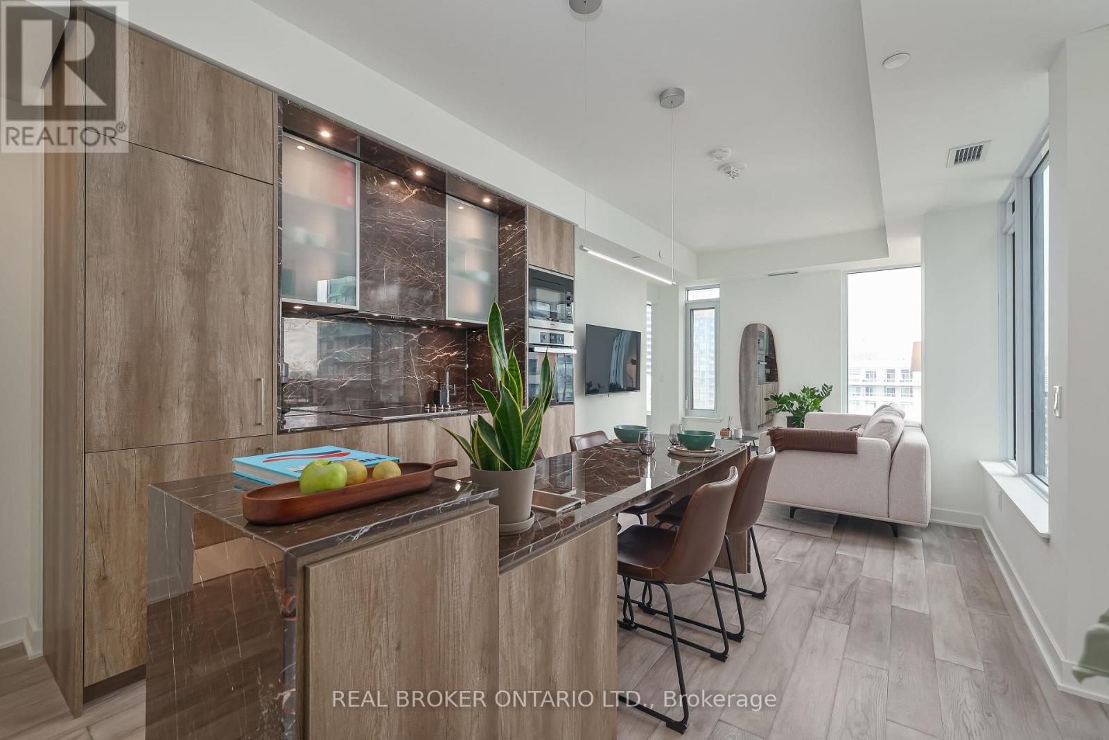 1205 - 11 Yorkville Avenue, Toronto, Ontario  M4W 0B7 - Photo 6 - C12463497