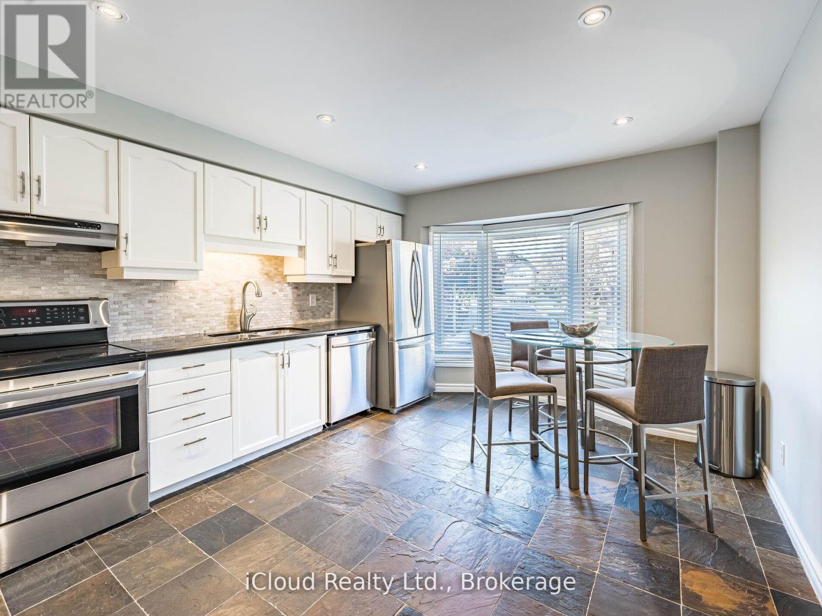 16 - 1100 Queens Avenue, Oakville, Ontario  L6H 2B5 - Photo 13 - W12657256