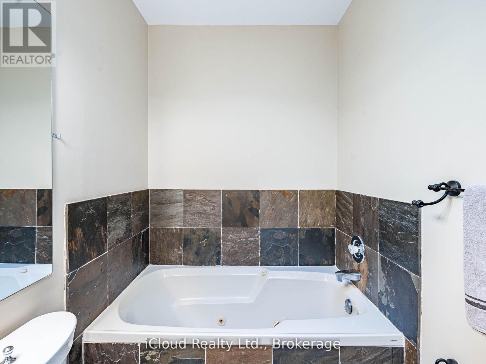 16 - 1100 Queens Avenue, Oakville, Ontario  L6H 2B5 - Photo 26 - W12657256