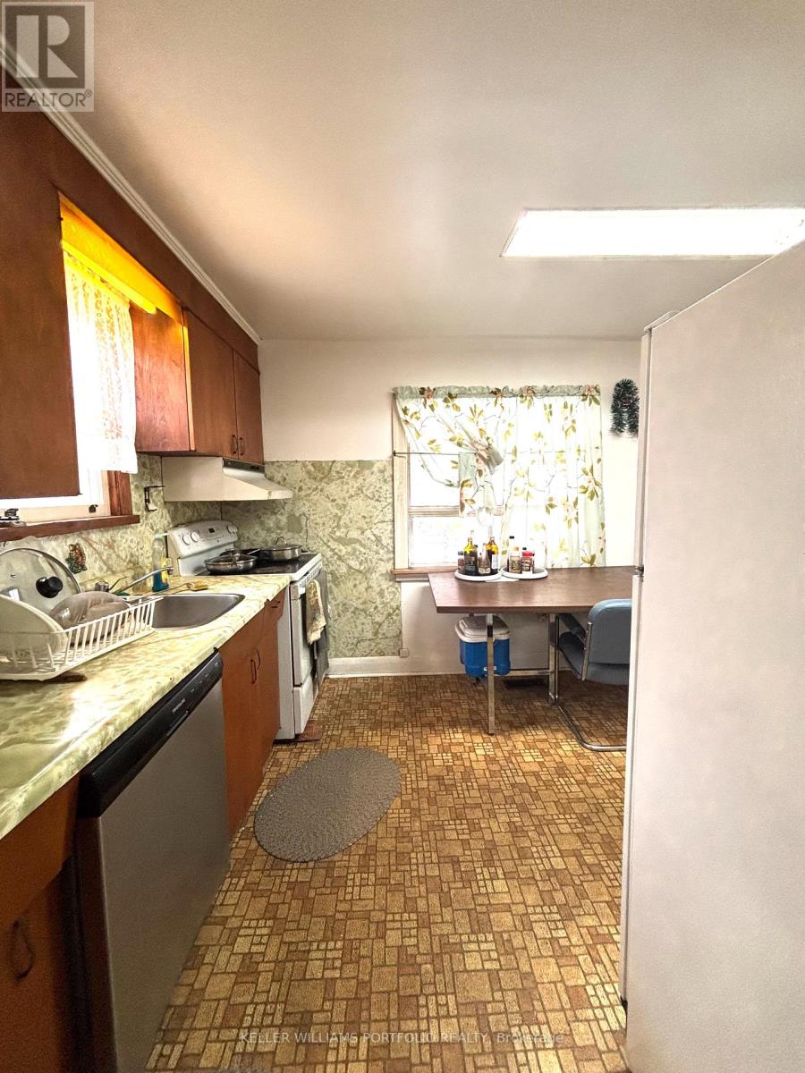 127 Thirtieth Street, Toronto, Ontario  M8W 3C3 - Photo 2 - W12657308