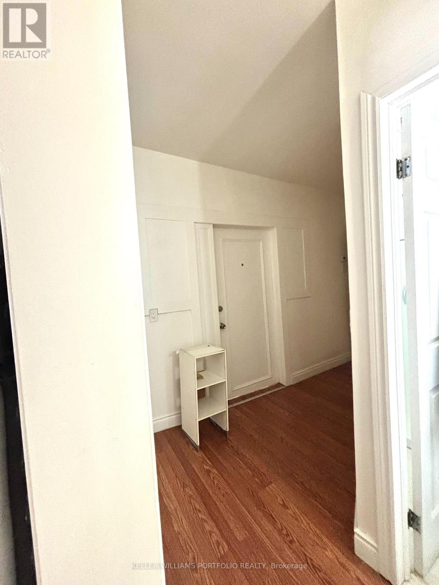 127 Thirtieth Street, Toronto, Ontario  M8W 3C3 - Photo 4 - W12657308