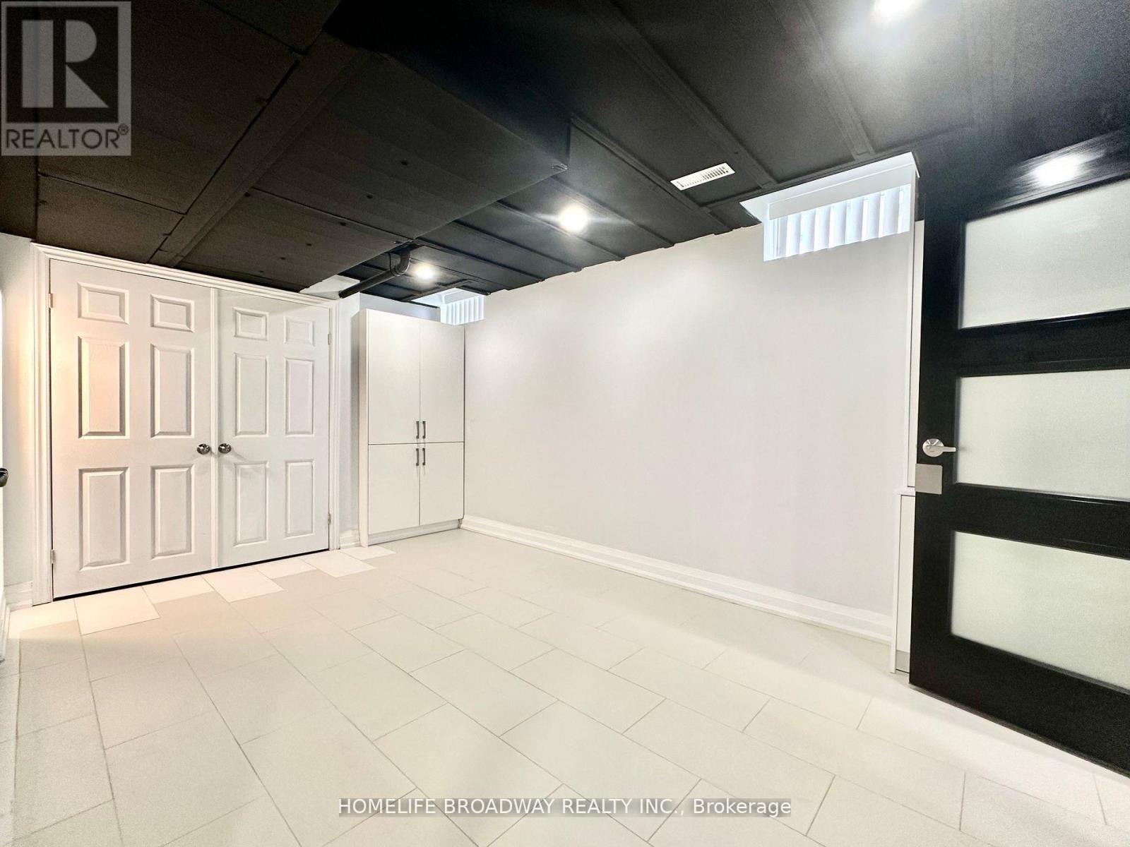 Bsmt - 941 Blyleven Boulevard, Mississauga, Ontario  L5V 2G5 - Photo 7 - W12657314