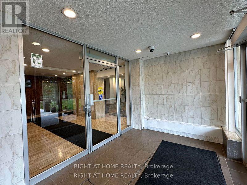 211 - 335 Driftwood Avenue, Toronto, Ontario M3N 2P3 - Photo 2 - W12657328