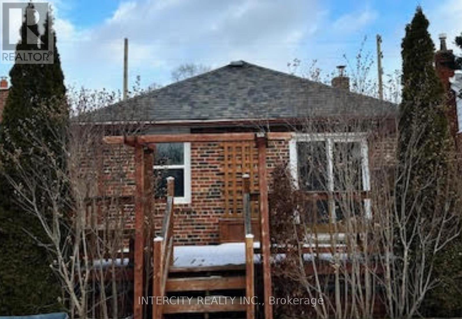 54 Sixteenth Street, Toronto, Ontario  M8V 3J8 - Photo 3 - W12657374