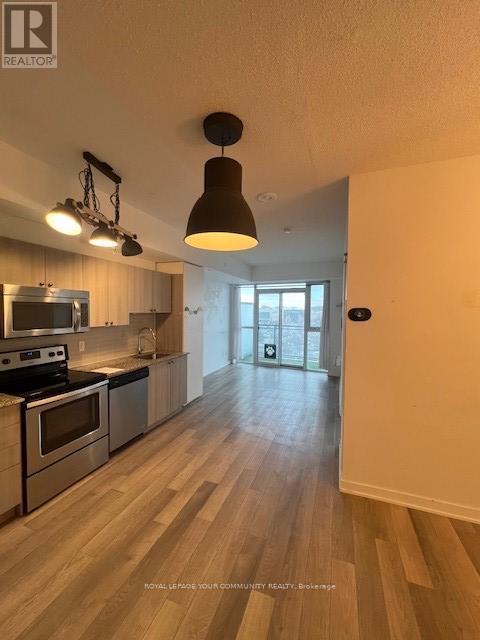 401 - 16 Mcadam Avenue, Toronto, Ontario  M6A 0B9 - Photo 5 - W12657386