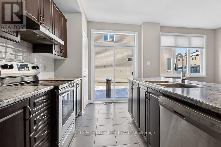 168 Bandelier Way W, Ottawa, Ontario K2S 2J5 - Photo 6 - X12632114