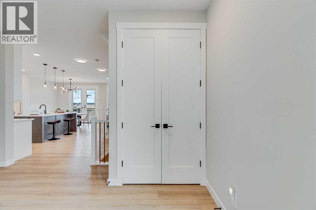 471 Kinniburgh Loop, Chestermere, Alberta  T1X 3C2 - Photo 4 - A2273016