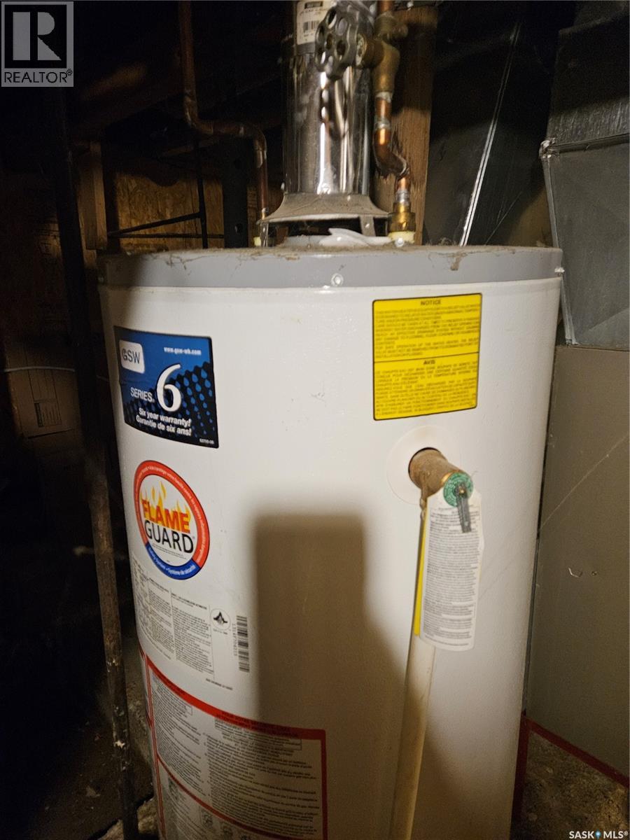 4575 Price Avenue, Gull Lake, Saskatchewan  S0N 1A0 - Photo 14 - SK026040