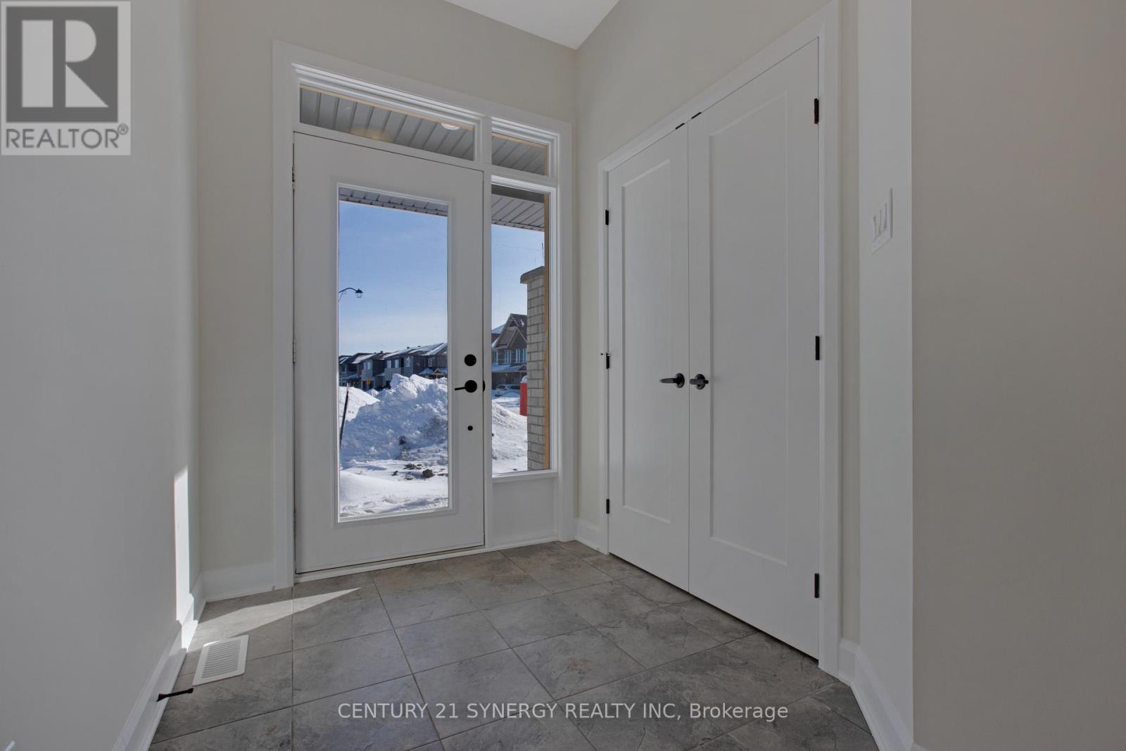 708 Taliesin Crescent, Ottawa, Ontario  K2S 2K6 - Photo 5 - X12657434