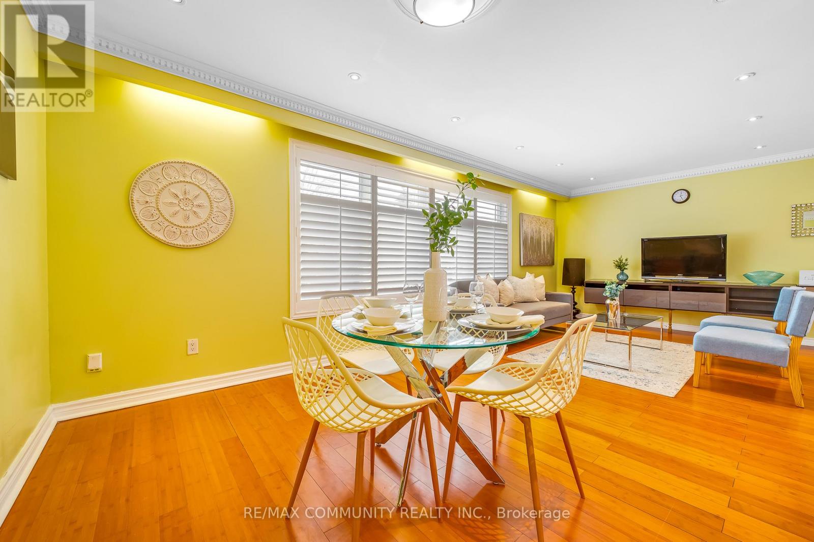 24 Hurley Crescent, Toronto, Ontario  M1P 4H4 - Photo 12 - E12599716