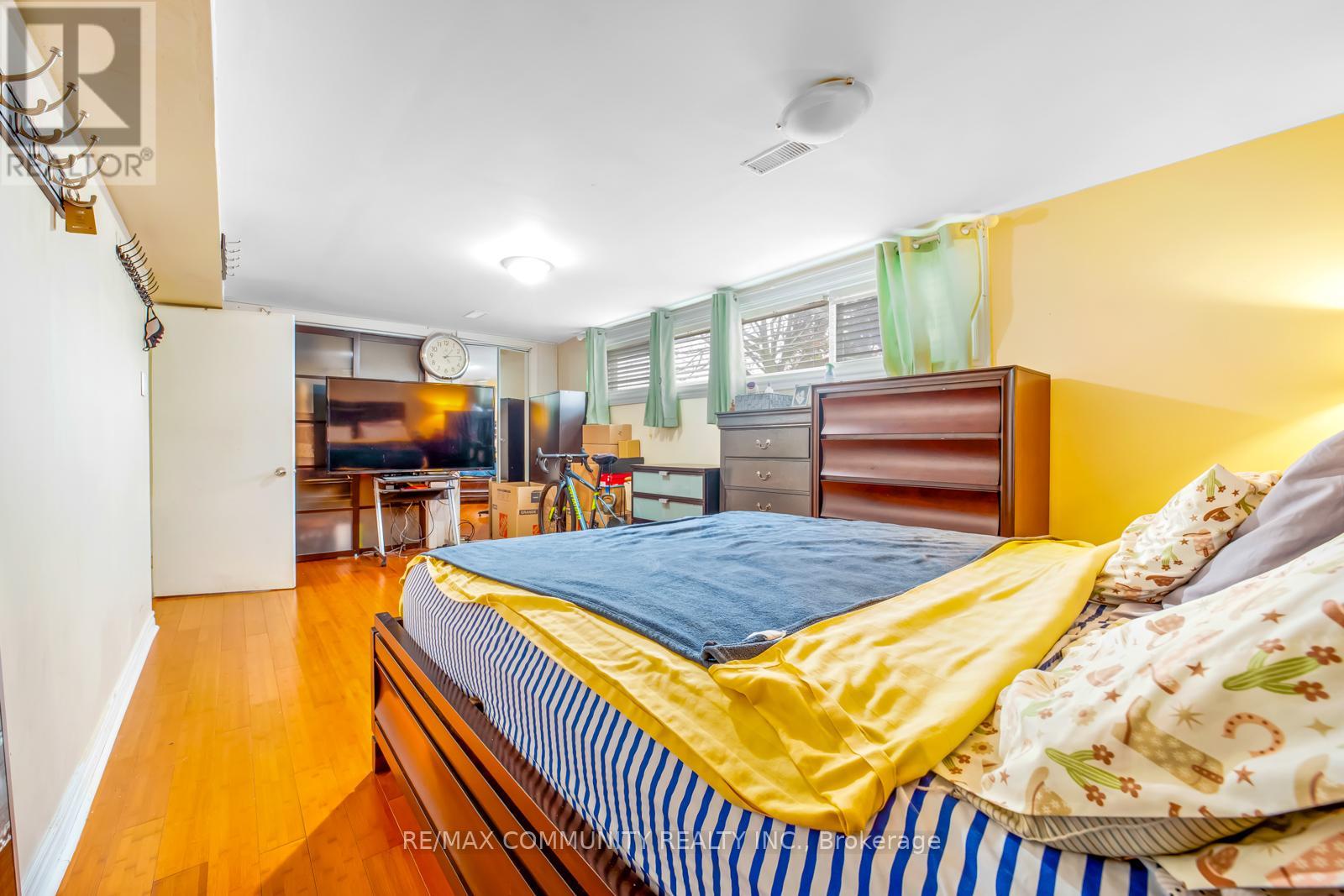 24 Hurley Crescent, Toronto, Ontario  M1P 4H4 - Photo 30 - E12599716