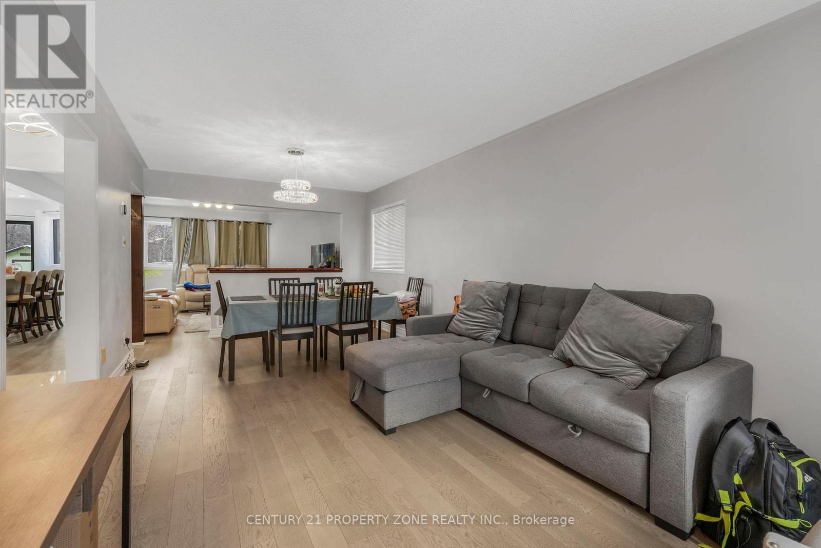 59 Richwood Crescent, Brampton, Ontario  L6X 4K7 - Photo 7 - W12651588