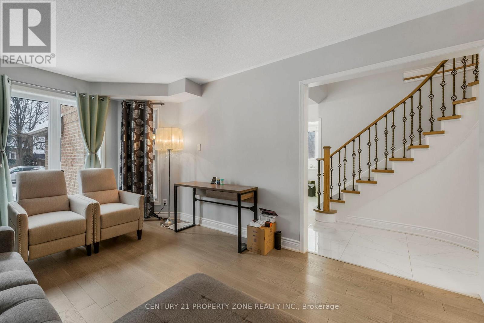 59 Richwood Crescent, Brampton, Ontario  L6X 4K7 - Photo 6 - W12651588