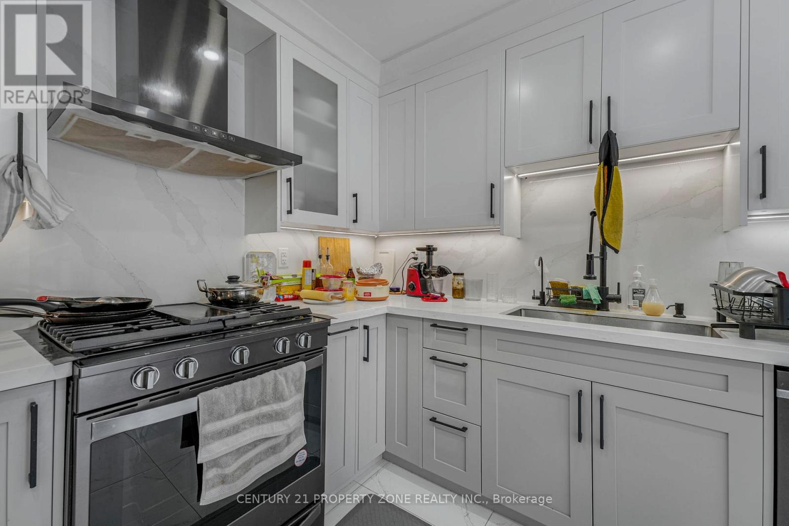 59 Richwood Crescent, Brampton, Ontario  L6X 4K7 - Photo 13 - W12651588