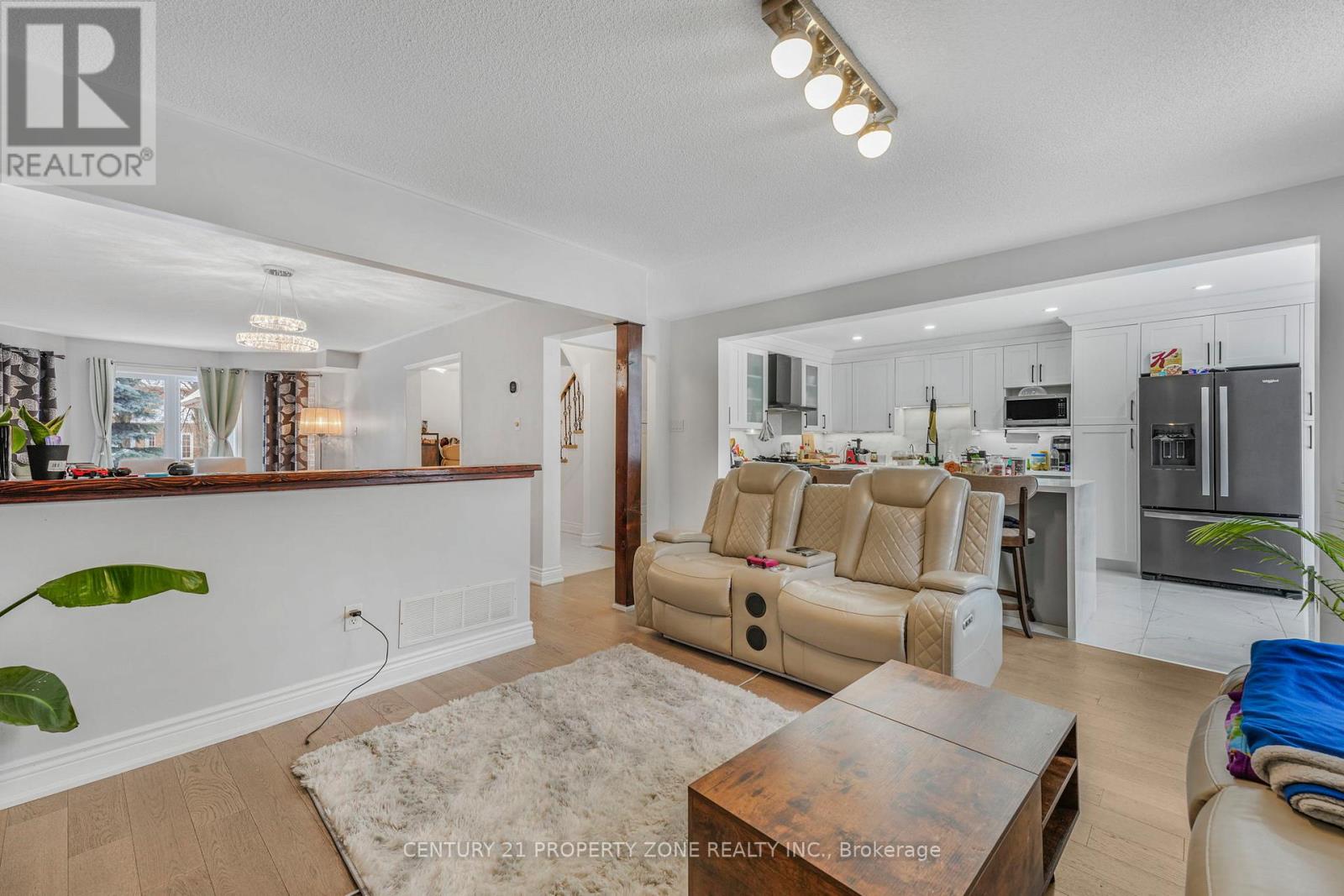 59 Richwood Crescent, Brampton, Ontario  L6X 4K7 - Photo 10 - W12651588