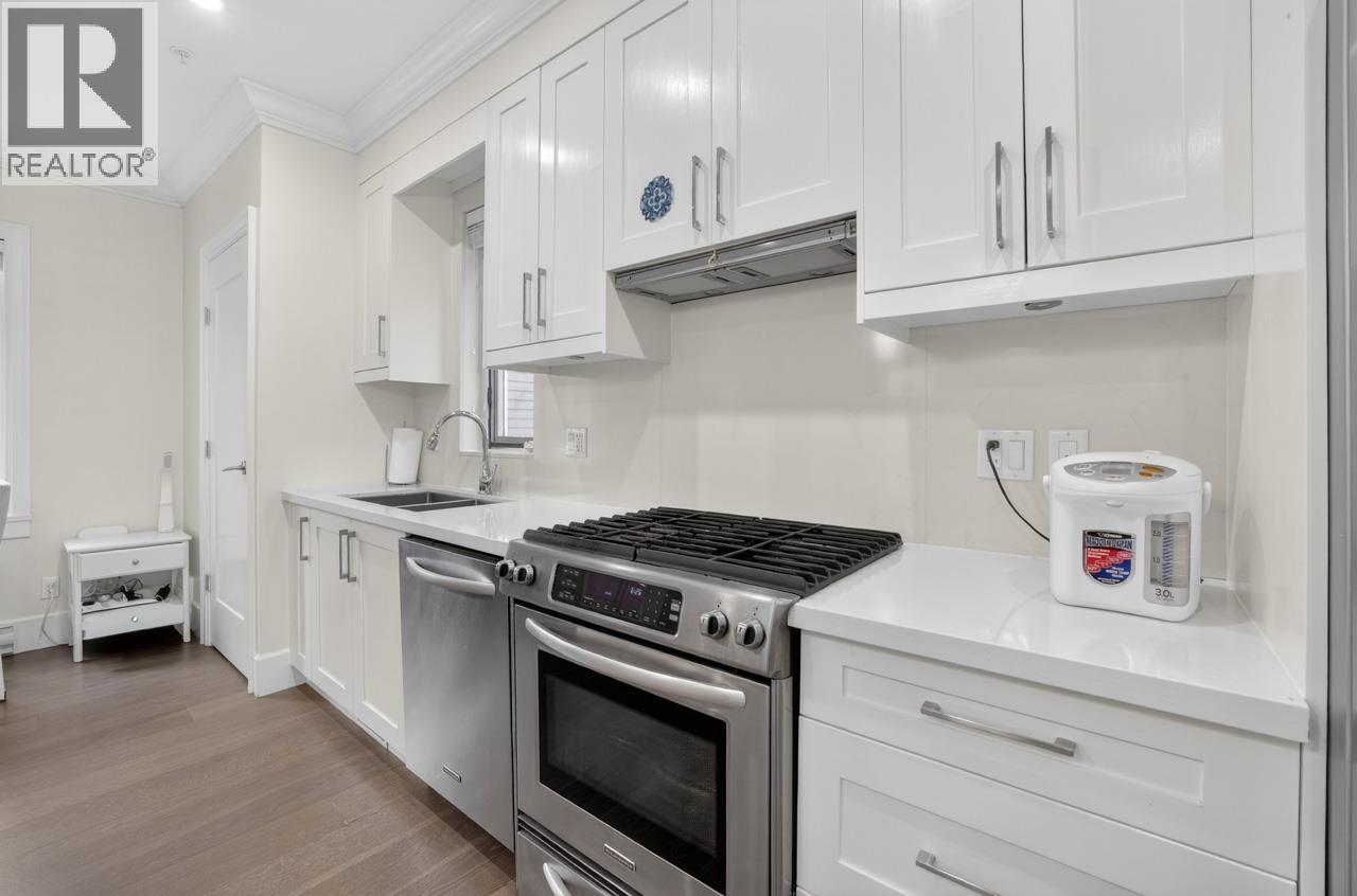 5685 Killarney Street, Vancouver, British Columbia V5R 3W4 - Photo 9 - R3075455