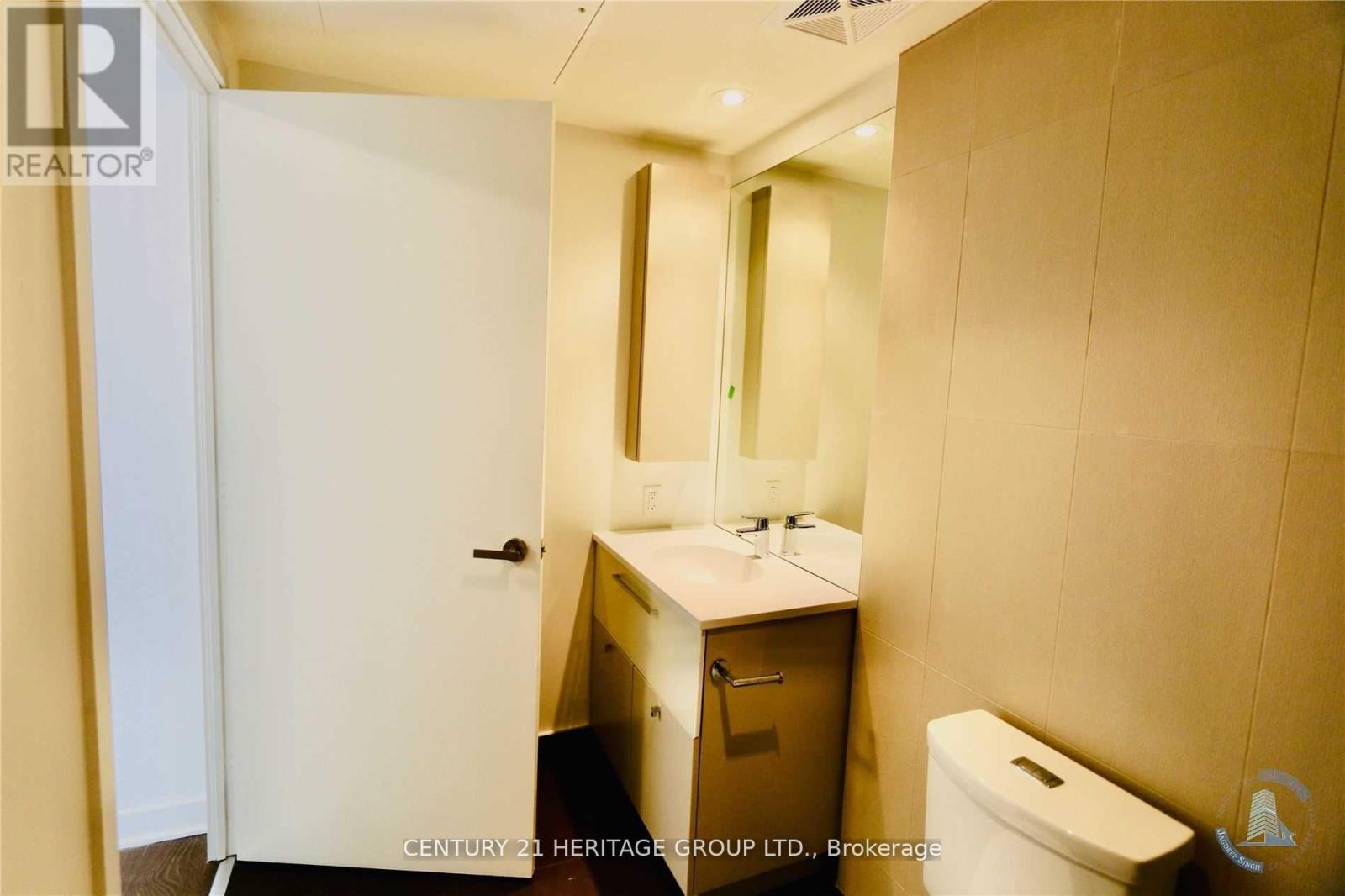 4707 - 15 Grenville Street, Toronto, Ontario  M4Y 0B9 - Photo 10 - C12657446