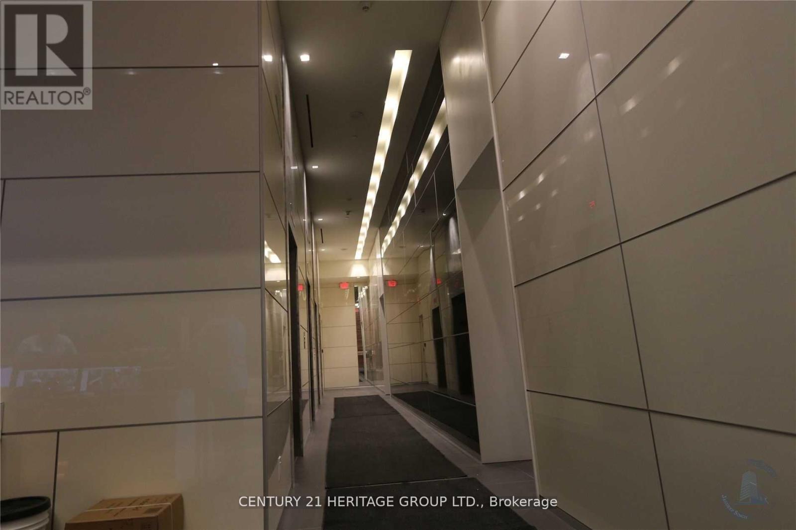 4707 - 15 Grenville Street, Toronto, Ontario  M4Y 0B9 - Photo 3 - C12657446