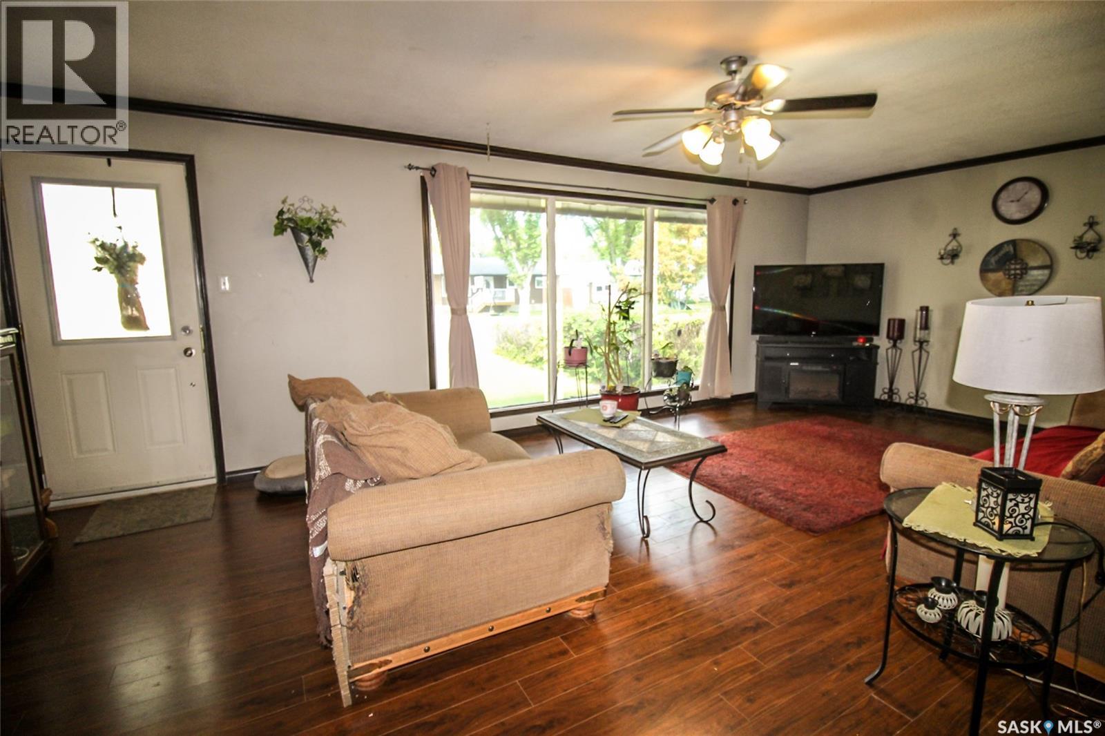 724 4th Street E, Shaunavon, Saskatchewan  S0N 2M0 - Photo 8 - SK026049