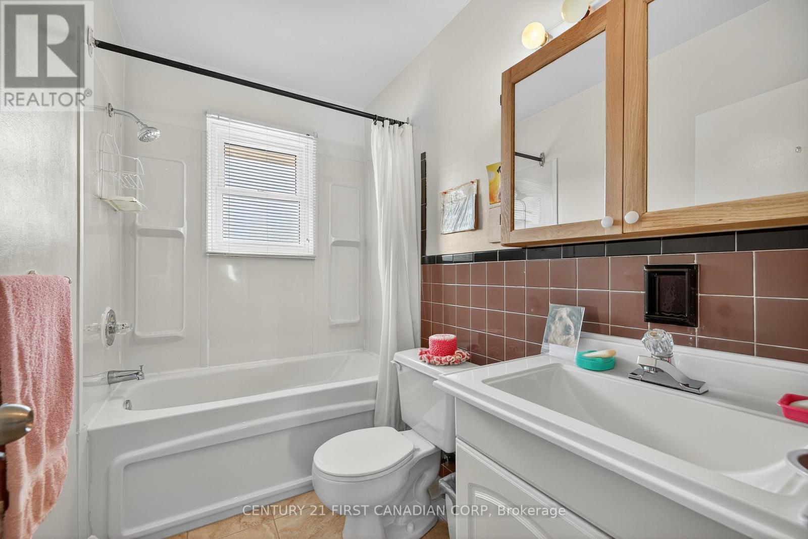 204 Burnside Drive, London East, Ontario  N5V 1B7 - Photo 26 - X12317660