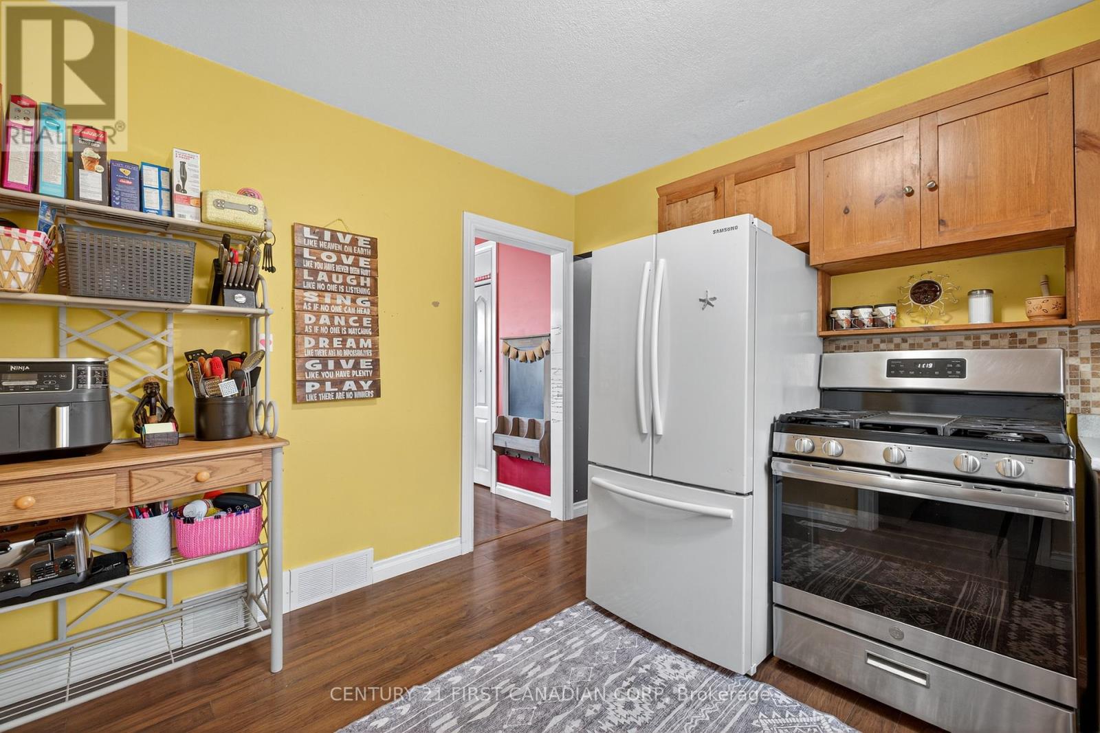 204 Burnside Drive, London East, Ontario  N5V 1B7 - Photo 8 - X12317660