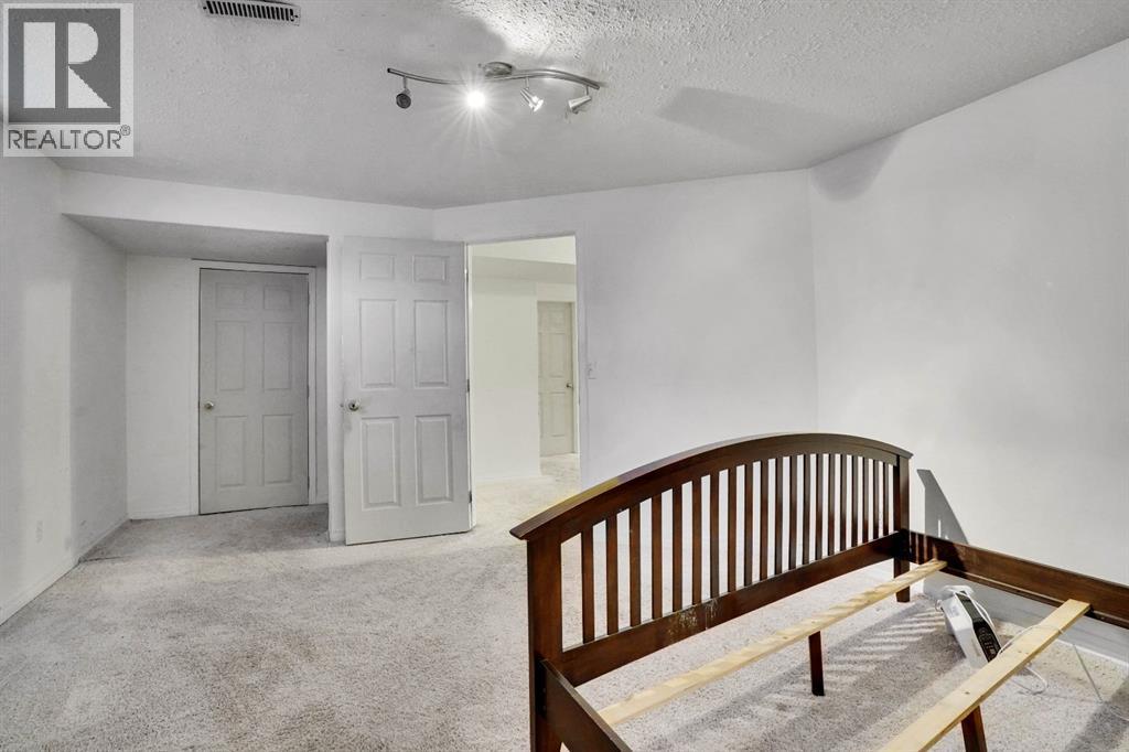 58 Lakeview Bay, Chestermere, Alberta  T1X 1G9 - Photo 26 - A2276330