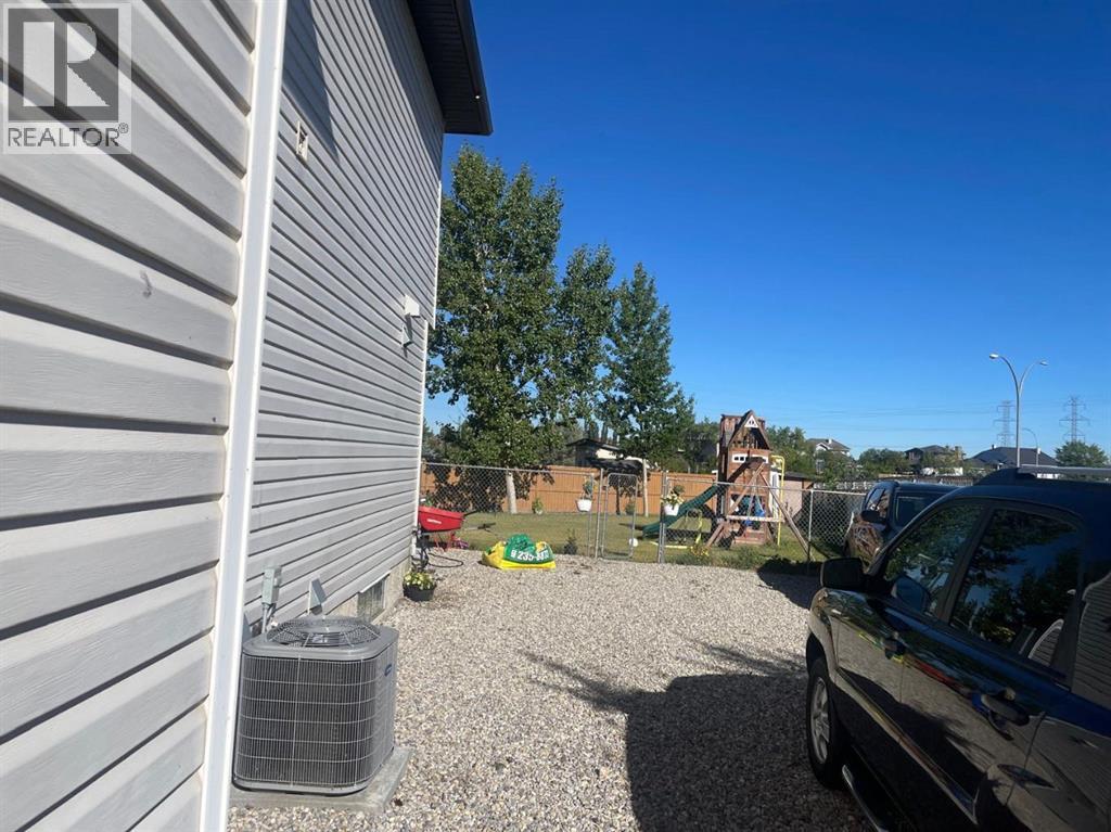 58 Lakeview Bay, Chestermere, Alberta  T1X 1G9 - Photo 30 - A2276330