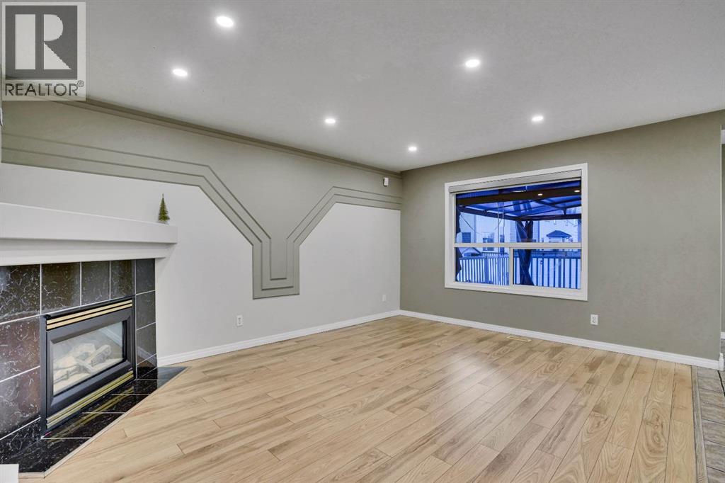 58 Lakeview Bay, Chestermere, Alberta  T1X 1G9 - Photo 4 - A2276330