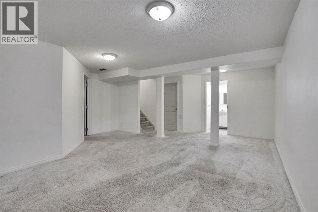 58 Lakeview Bay, Chestermere, Alberta  T1X 1G9 - Photo 27 - A2276330