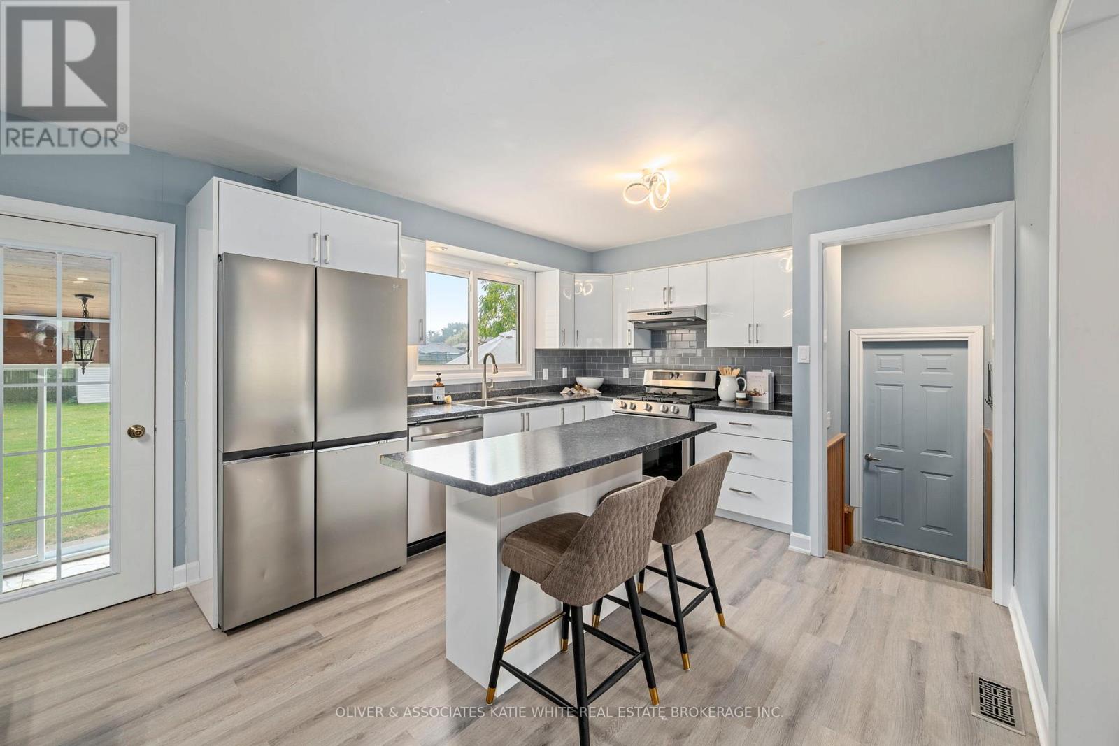 120 Erie Avenue, Middlesex Centre, Ontario  N0L 1R0 - Photo 7 - X12657550