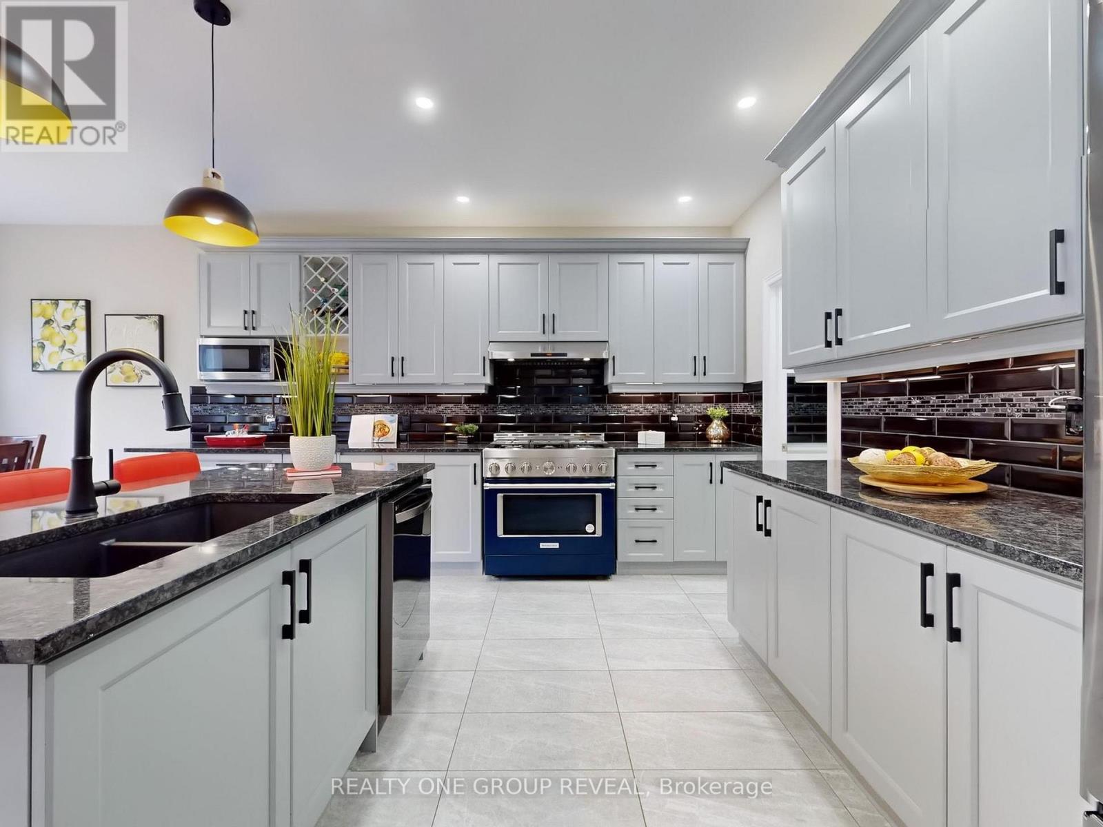 58 Busato Drive, Whitchurch-Stouffville, Ontario  L4A 4V4 - Photo 13 - N12454645