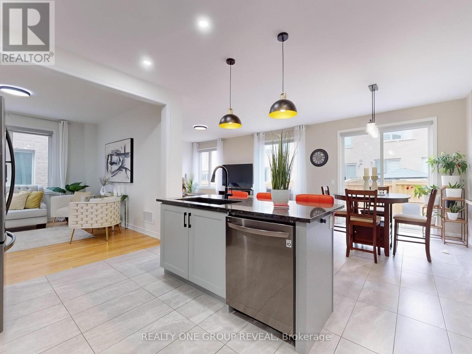 58 Busato Drive, Whitchurch-Stouffville, Ontario  L4A 4V4 - Photo 12 - N12454645