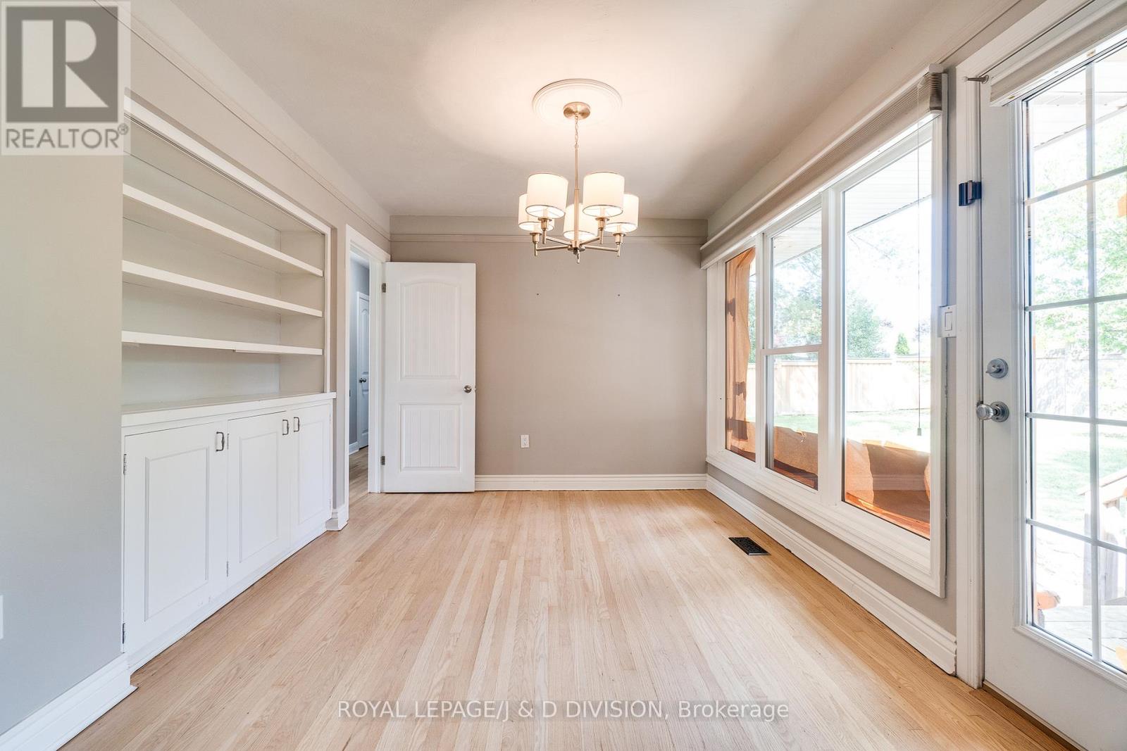 7079 Second Line W, Mississauga, Ontario  L5W 1A1 - Photo 16 - W12404501