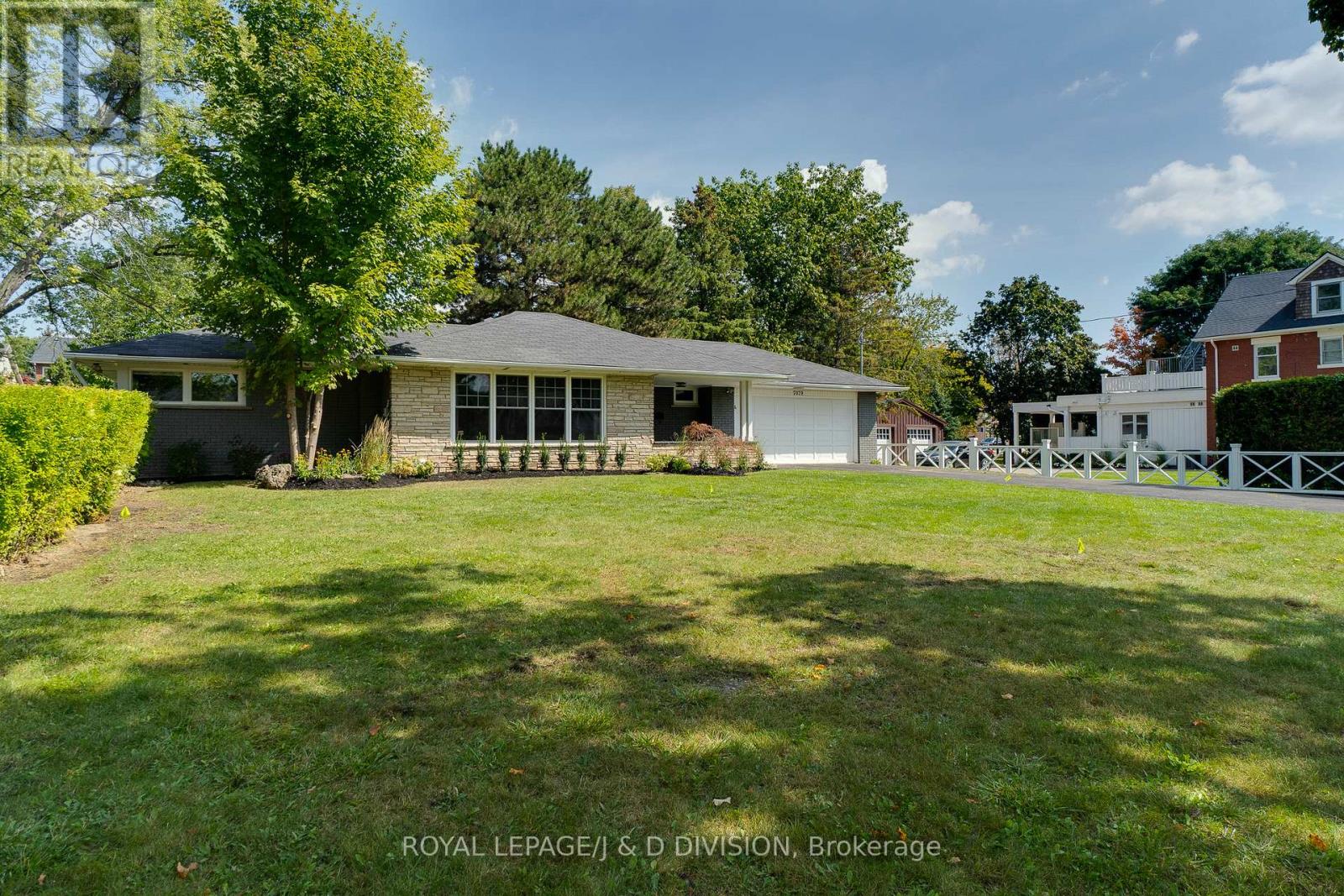 7079 Second Line W, Mississauga, Ontario  L5W 1A1 - Photo 3 - W12404501